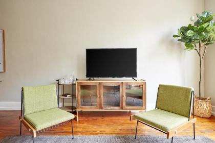 Sonder — Congress Apartments - image 2