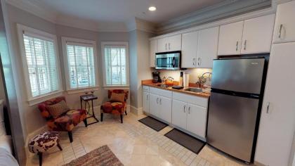 Suite Escape - image 15