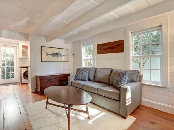 Tiny House - main image