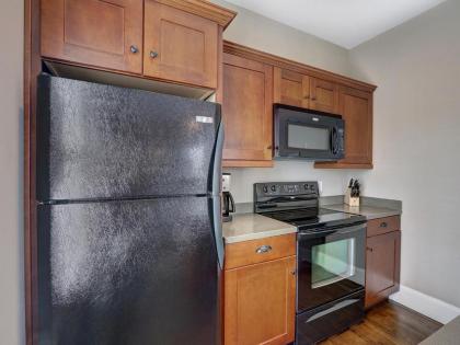 Southern Elegance Carriage House - image 12