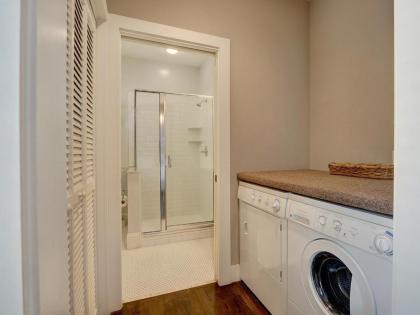 Southern Elegance Carriage House - image 18