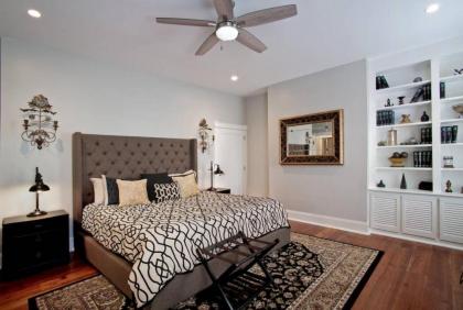 Newly Renovated 4 bed 3 bath and 2 Parking Spots - image 14
