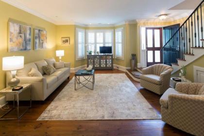 Villa on Broughton main by Lucky Savannah Savannah