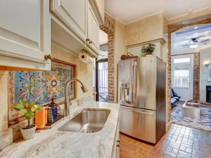 Heated Pool Access Flex Cancelation Posh and Luxurious Historic Savannah Vacation Home - image 5