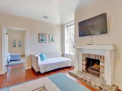 Heated Pool Access Flex Cancelation Spacious Apartment in Downtown Savannah - image 12