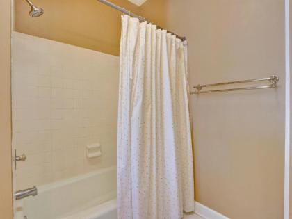 Heated Pool Access Flex Cancelation Spacious Apartment in Downtown Savannah - image 18