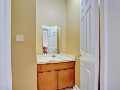 Heated Pool Access Flex Cancelation Spacious Apartment in Downtown Savannah - image 9