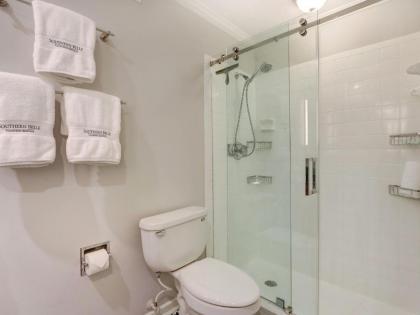 Brand New Vacation Home! Luxurious & Fun Roof top deck private parking! - image 14