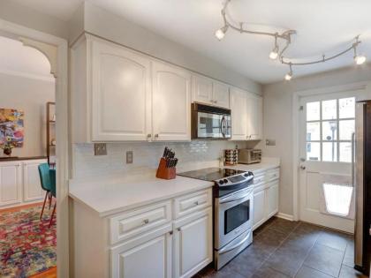 Brand New Vacation Home! Luxurious & Fun Roof top deck private parking! - image 8