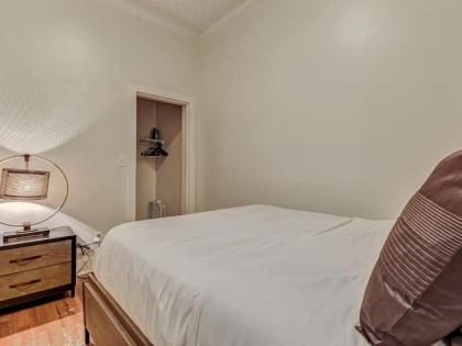 Brand New Listing! Heated Pool Access Walk Everywhere in Historic Savannah - image 9