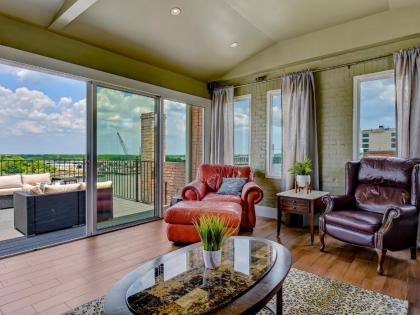 Brand New Listing! Private Roof Top Deck With Views of the Savannah River - image 9