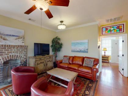 Brand New Listing! Heated Pool Access Great Location One Block to Forsyth Park! - image 3