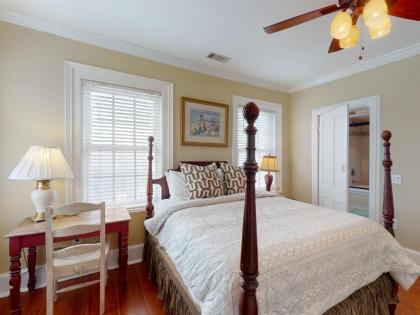 Brand New Listing! Heated Pool Access Great Location One Block to Forsyth Park! - image 7