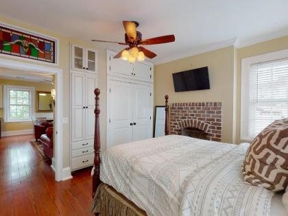 Brand New Listing! Heated Pool Access Great Location One Block to Forsyth Park! - image 9