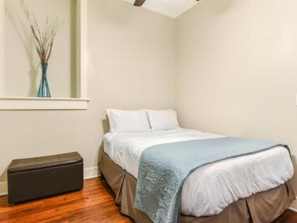 Brand New Listing! Heated Pool Access Walk Everywhere in Historic Savannah - image 12