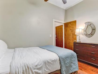 Brand New Listing! Heated Pool Access Walk Everywhere in Historic Savannah - image 13