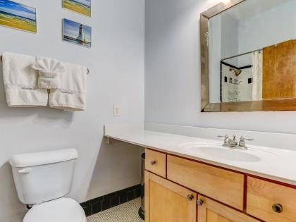 Brand New Listing! Heated Pool Access Walk Everywhere in Historic Savannah - image 14