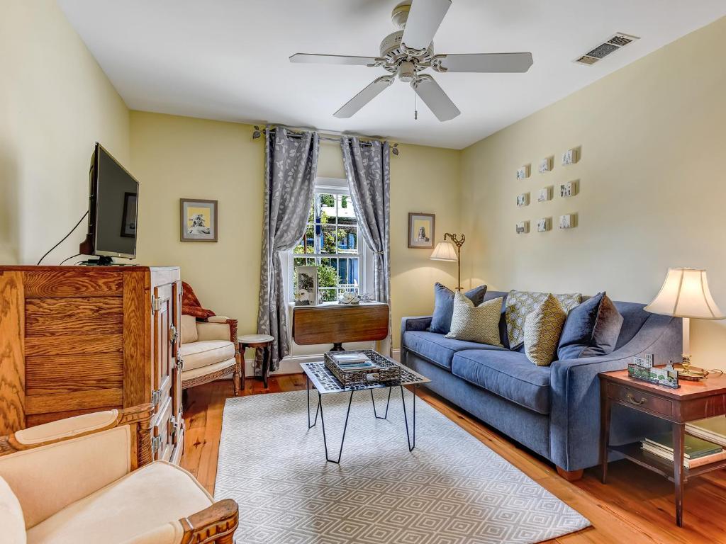 Perry Lane Carriage House - main image