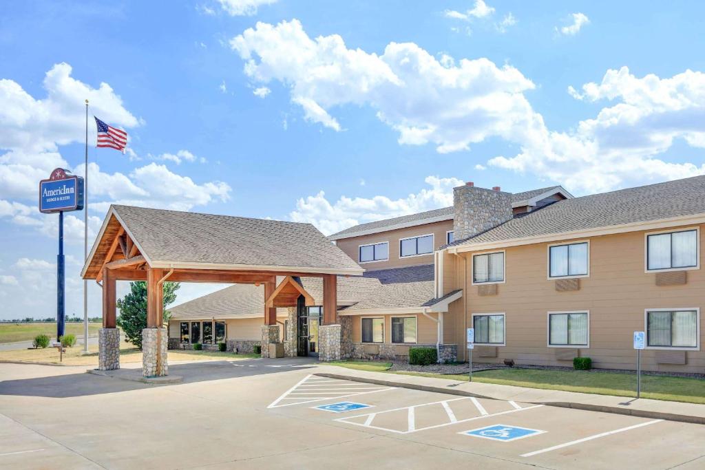 AmericInn by Wyndham Sayre - main image
