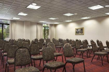 Wingate by Wyndham Schaumburg/Convention Center - image 19