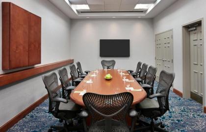 Hilton Garden Inn Schaumburg - image 2