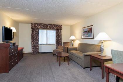 Hampton Inn Schenectady - image 10