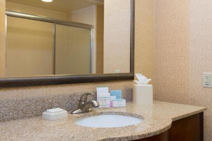 Hampton Inn Schenectady - image 11