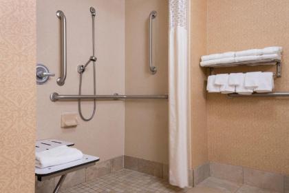 Hampton Inn Schenectady - image 14