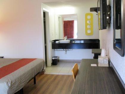 Motel 6-Schenectady NY - image 6