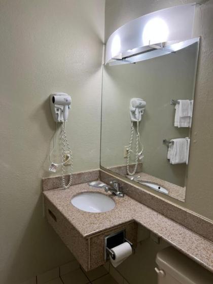 Americas Best Value Inn Schenectady - image 11
