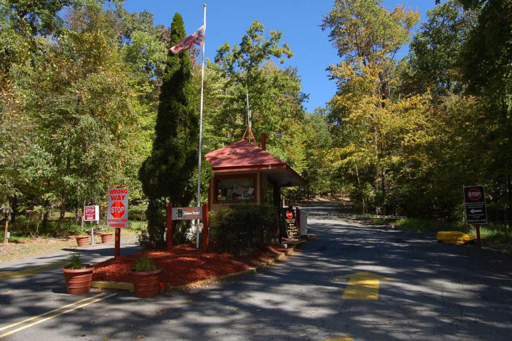 Scotrun Camping Resort Deluxe Park Model 4 - main image