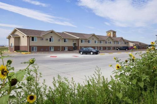 Super 8 by Wyndham Scottsbluff - image 2