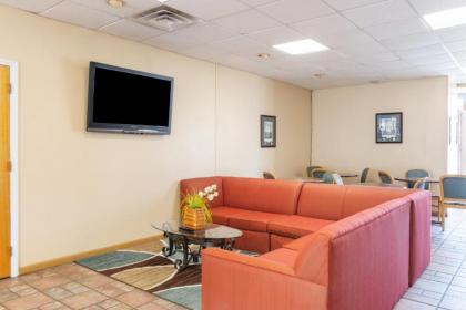 Traveler's Place Inn & Suites - image 11