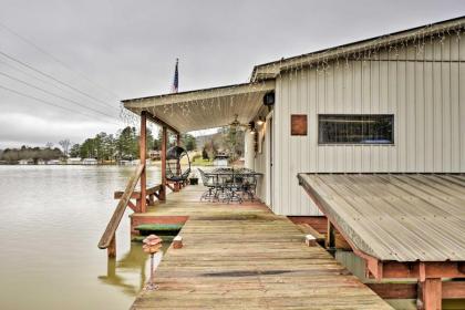 Guntersville Lake Home with Covered Boat Slip! - image 4