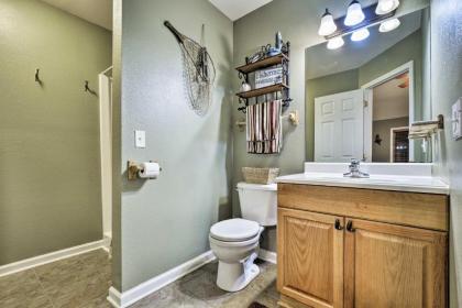 Guntersville Lake Home with Covered Boat Slip! - image 7