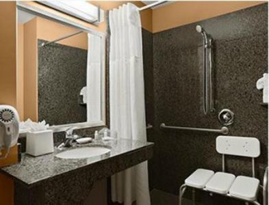 Holiday Inn Scottsdale North- Airpark an IHG Hotel - image 3