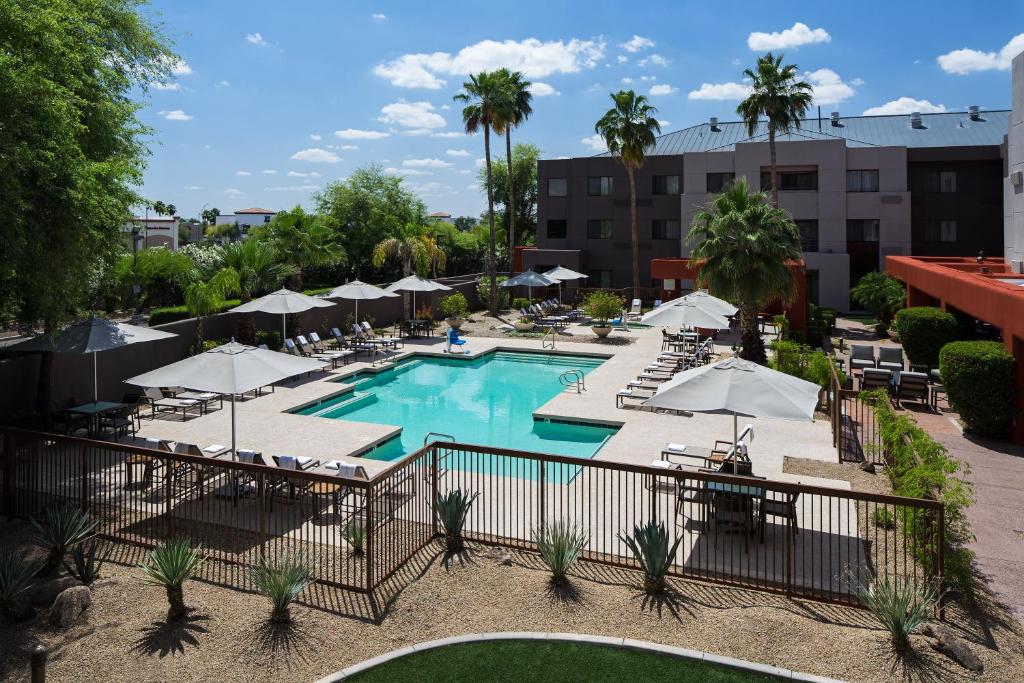 Courtyard Scottsdale North - image 2