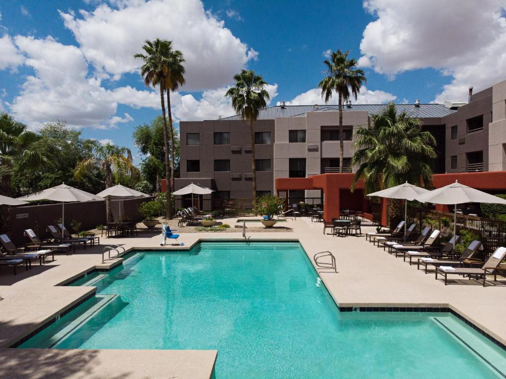 Courtyard Scottsdale North - image 3