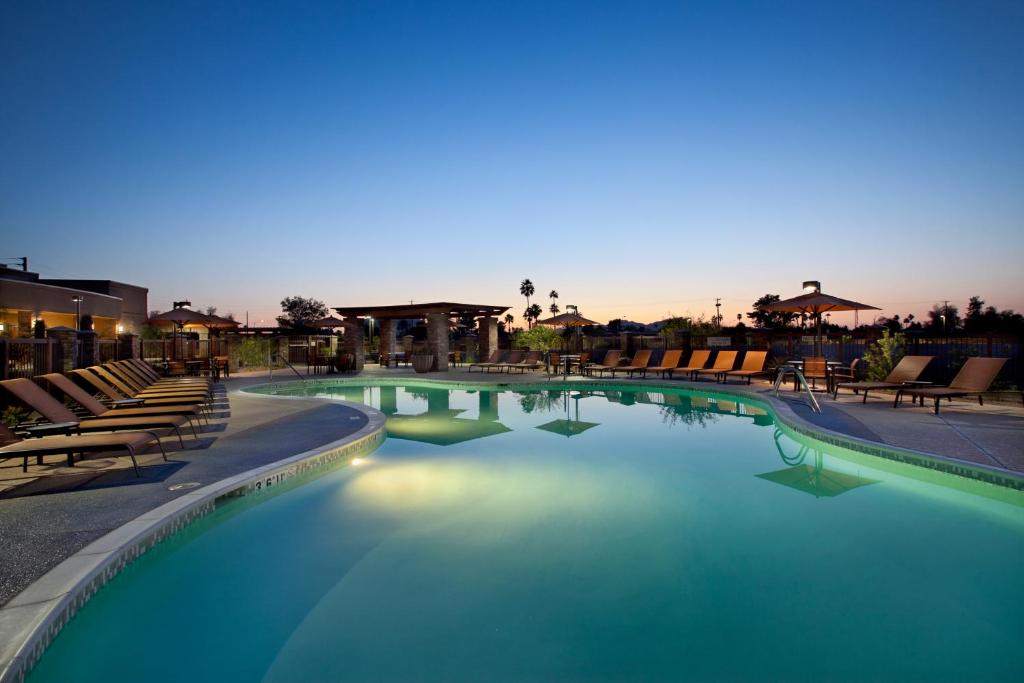 Courtyard by Marriott Scottsdale Salt River - main image