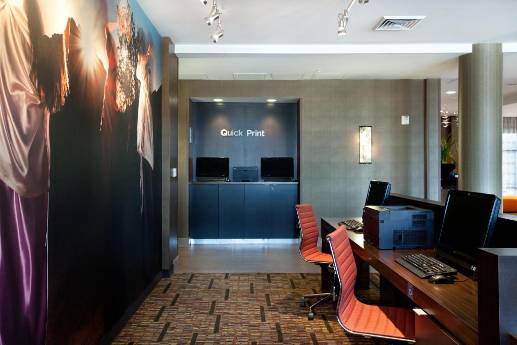Courtyard by Marriott Scottsdale Salt River - image 2