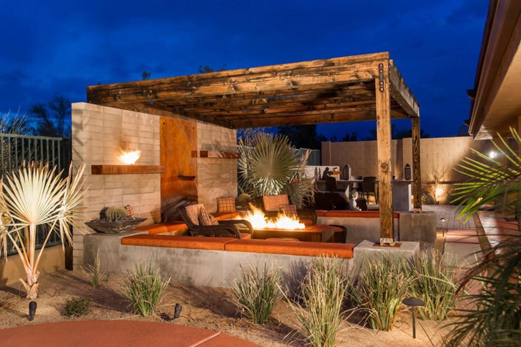 Sonoran Desert Retreat 4 BR by Casago - main image