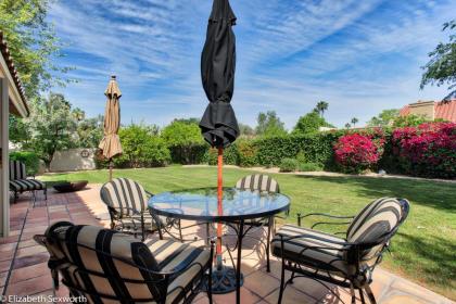 3 Bedroom - Yard Grass Pets North Scottsdale - Desert Oasis