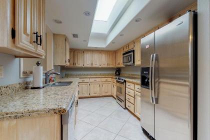 McCormick Lakeside Retreat - image 3
