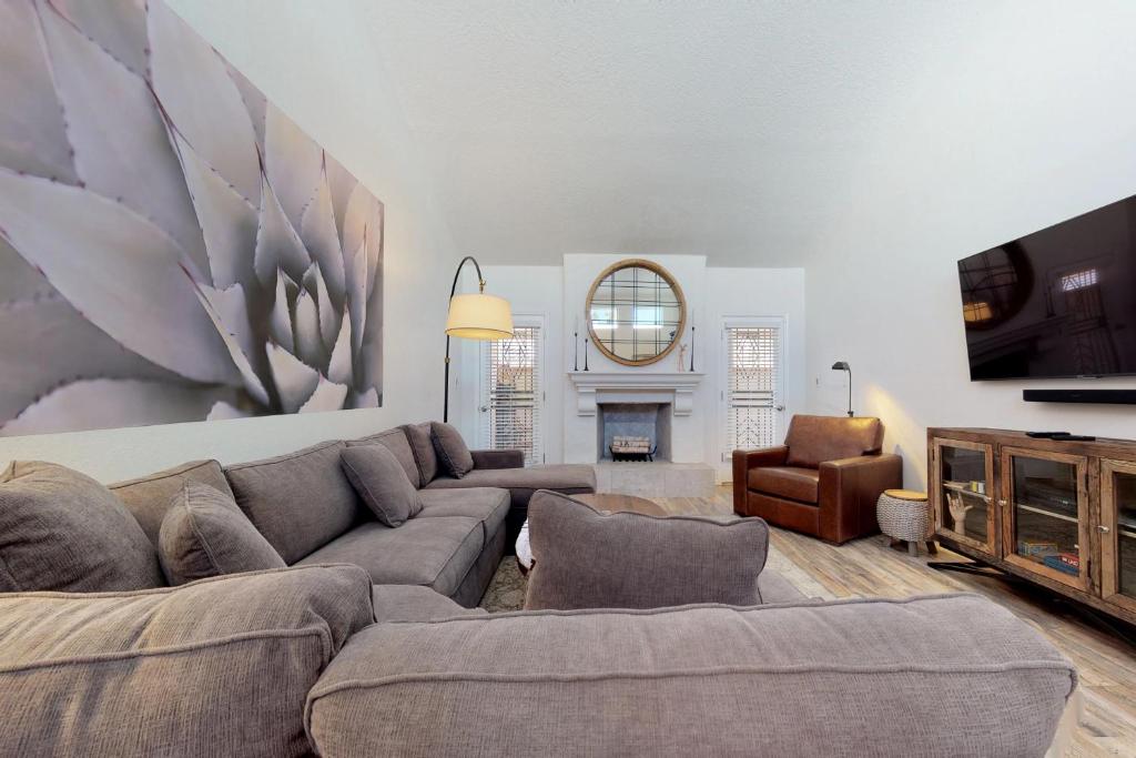 Scottsdale In-Town Villa - main image