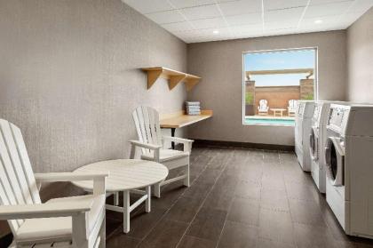 Home2 Suites by Hilton Scottsdale Salt River - image 2