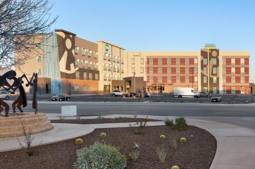 Tru By Hilton Scottsdale North - main image