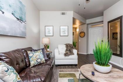 Mayo 2 miles-Hulu Live TV - 3 bedroom King-Close to Kierland and TPC with Parking - image 2