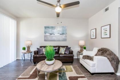 Mayo 2 miles-Hulu Live TV - 3 bedroom King-Close to Kierland and TPC with Parking - image 4