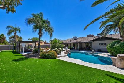 Contemporary Oasis with Outdoor Bar and Pool Table! - image 3