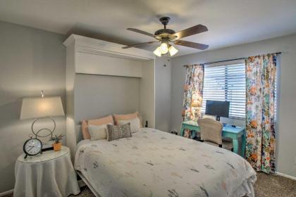 Colorful Home with Grill Less Than 4 Mi to Talking Stick Golf - image 2